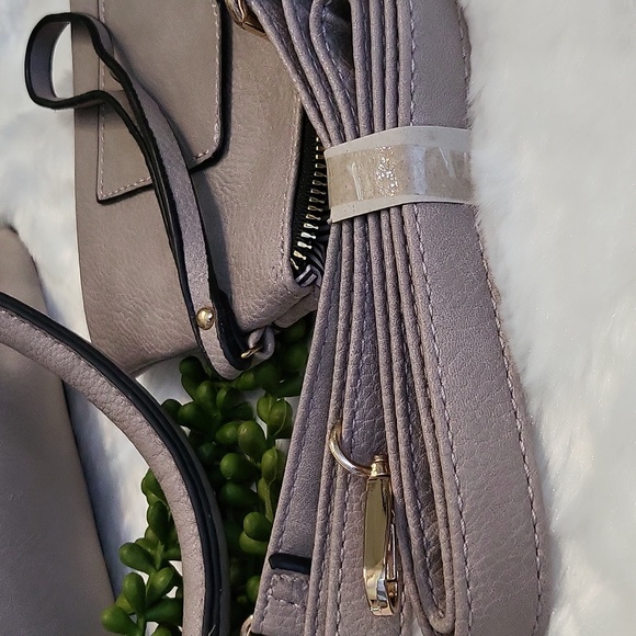 Tote and Wristlet Handbag combo! - Picture 9 of 9